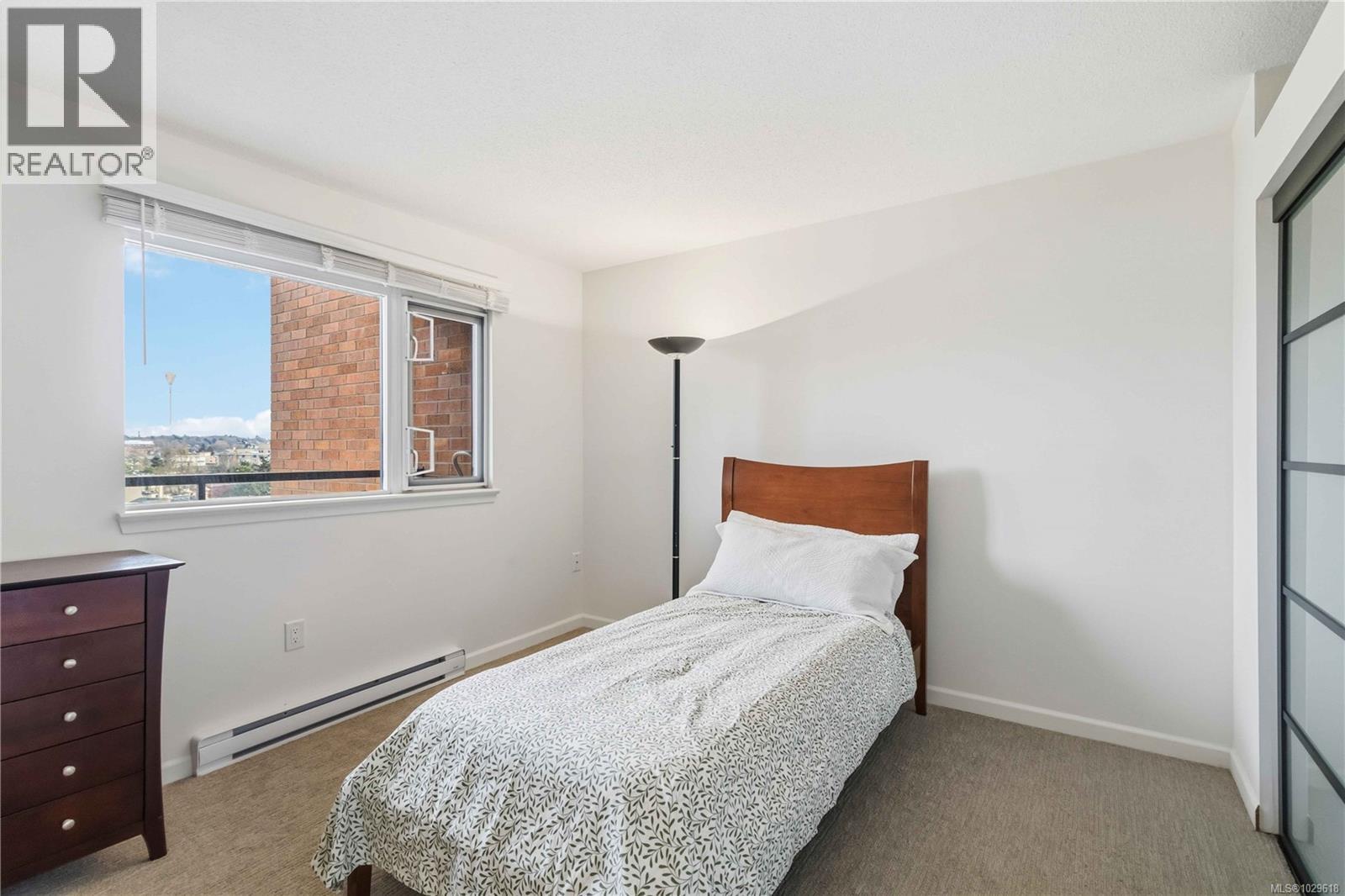 #508 103 GORGE RD E - 25