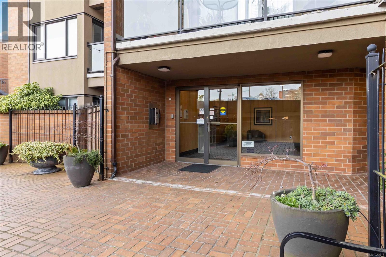 #508 103 GORGE RD E - Image 3