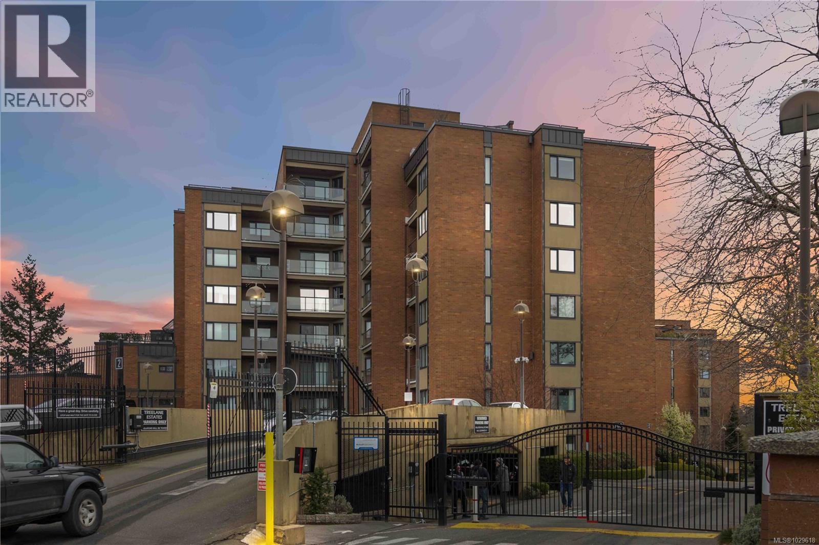 #508 103 GORGE RD E - 31