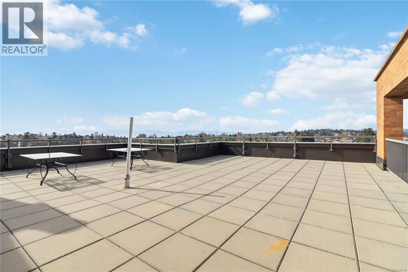 #508 103 GORGE RD E - 34