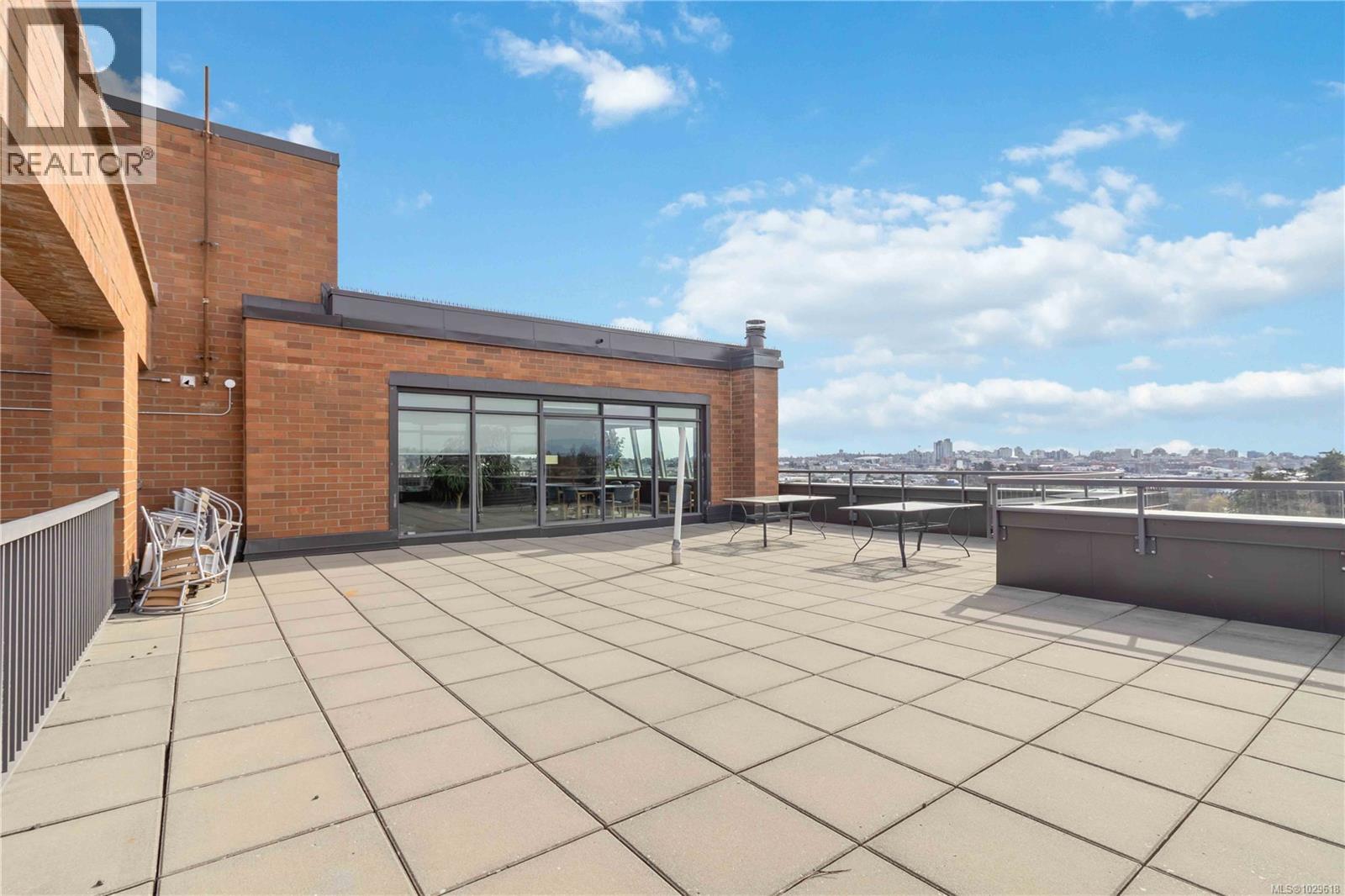 #508 103 GORGE RD E - 35