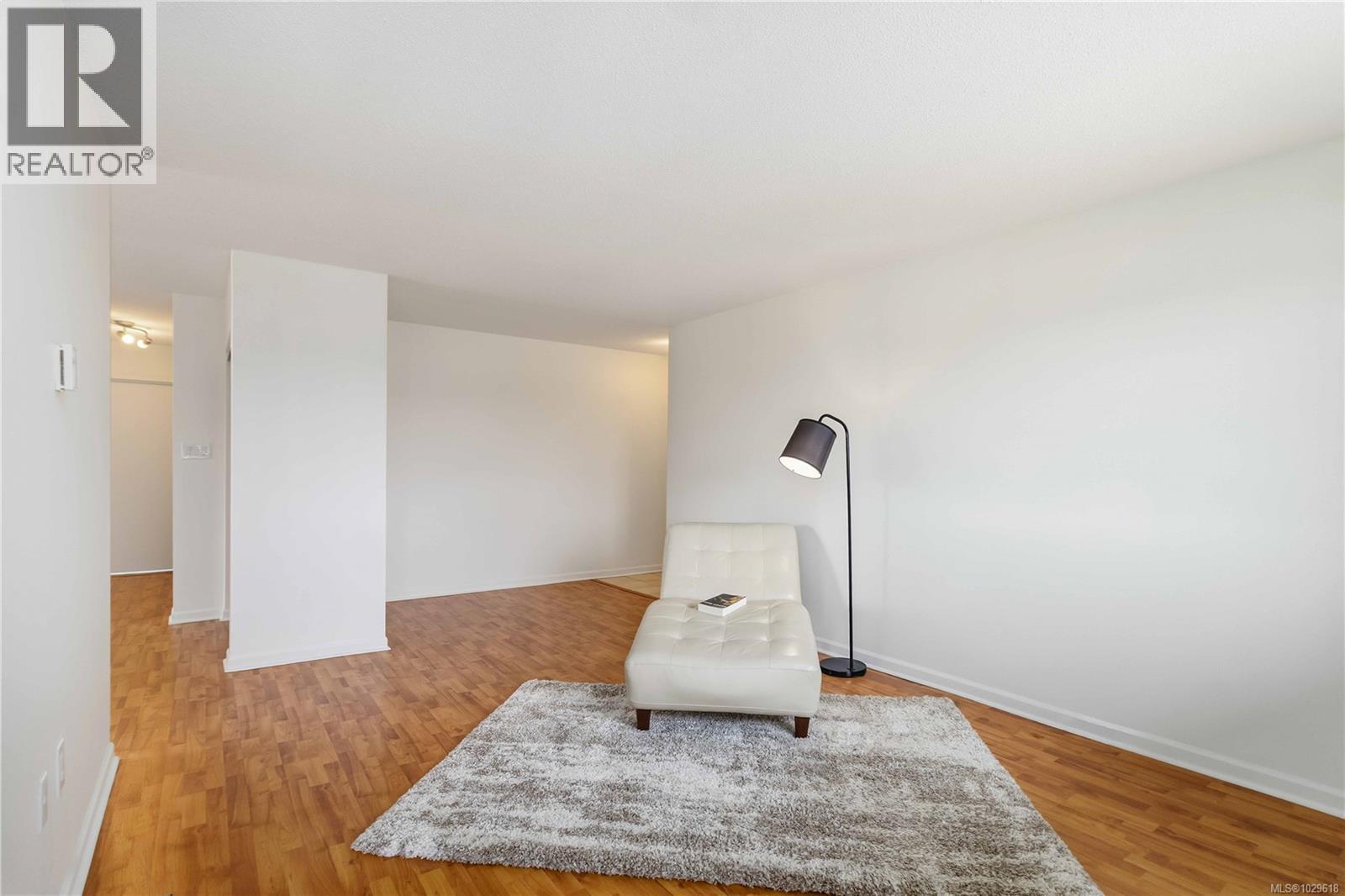 #508 103 GORGE RD E - 5