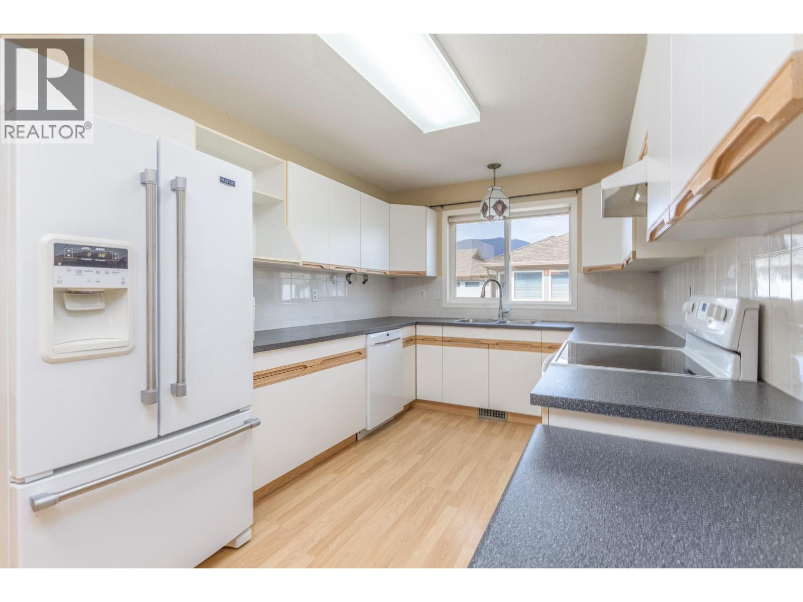 #14 111 HARBOURFRONT DRIVE NW - 12