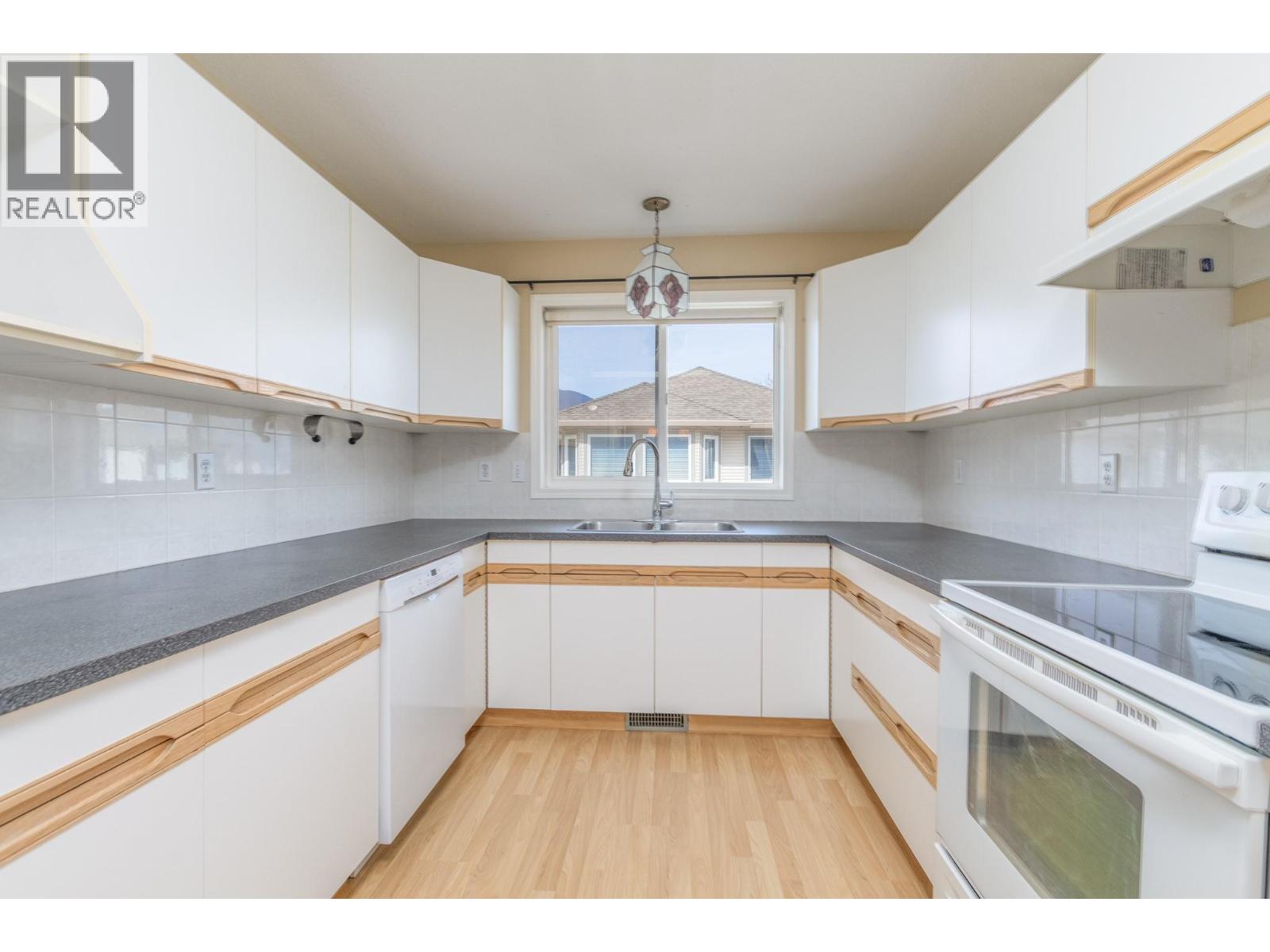 #14 111 HARBOURFRONT DRIVE NW - 14