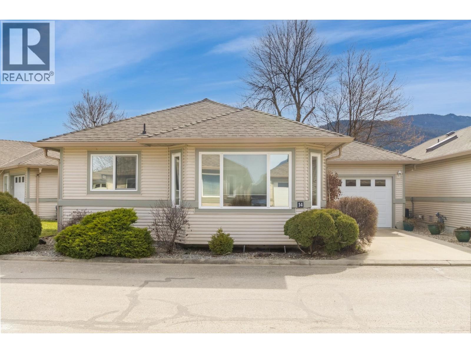 #14 111 HARBOURFRONT DRIVE NW - Image 2