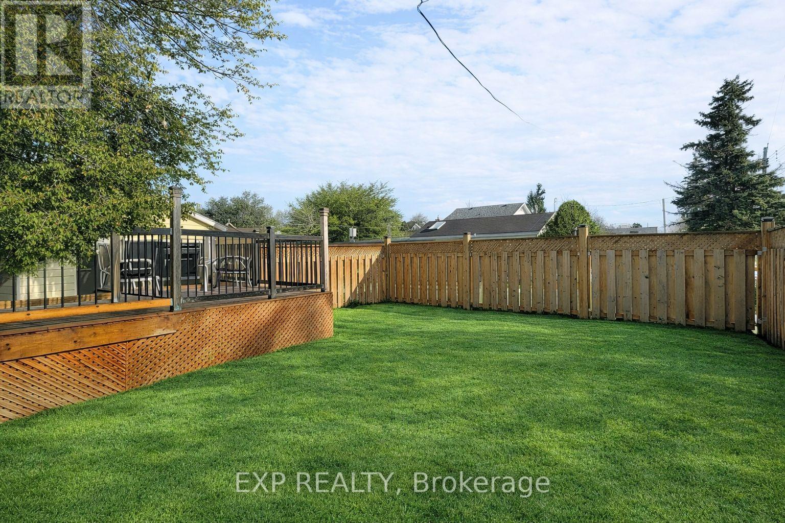 12 BONNECHERE CRESCENT - 39