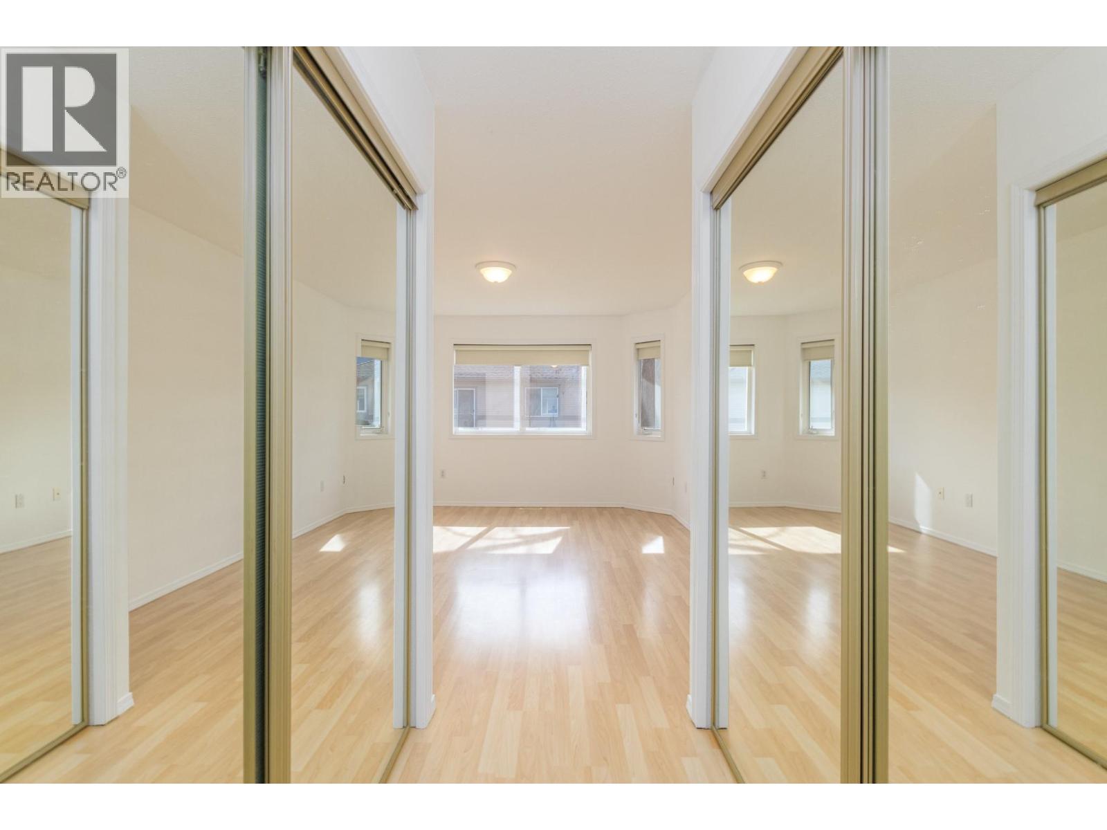 #14 111 HARBOURFRONT DRIVE NW - 19