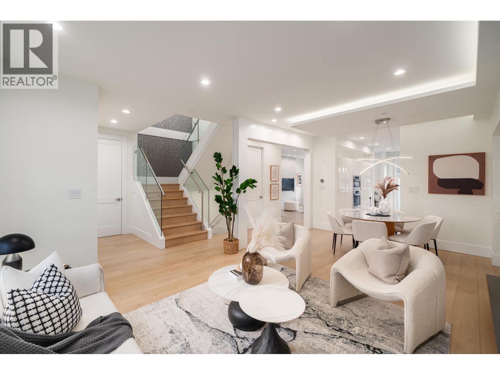 4068 15TH Avenue - photo 2