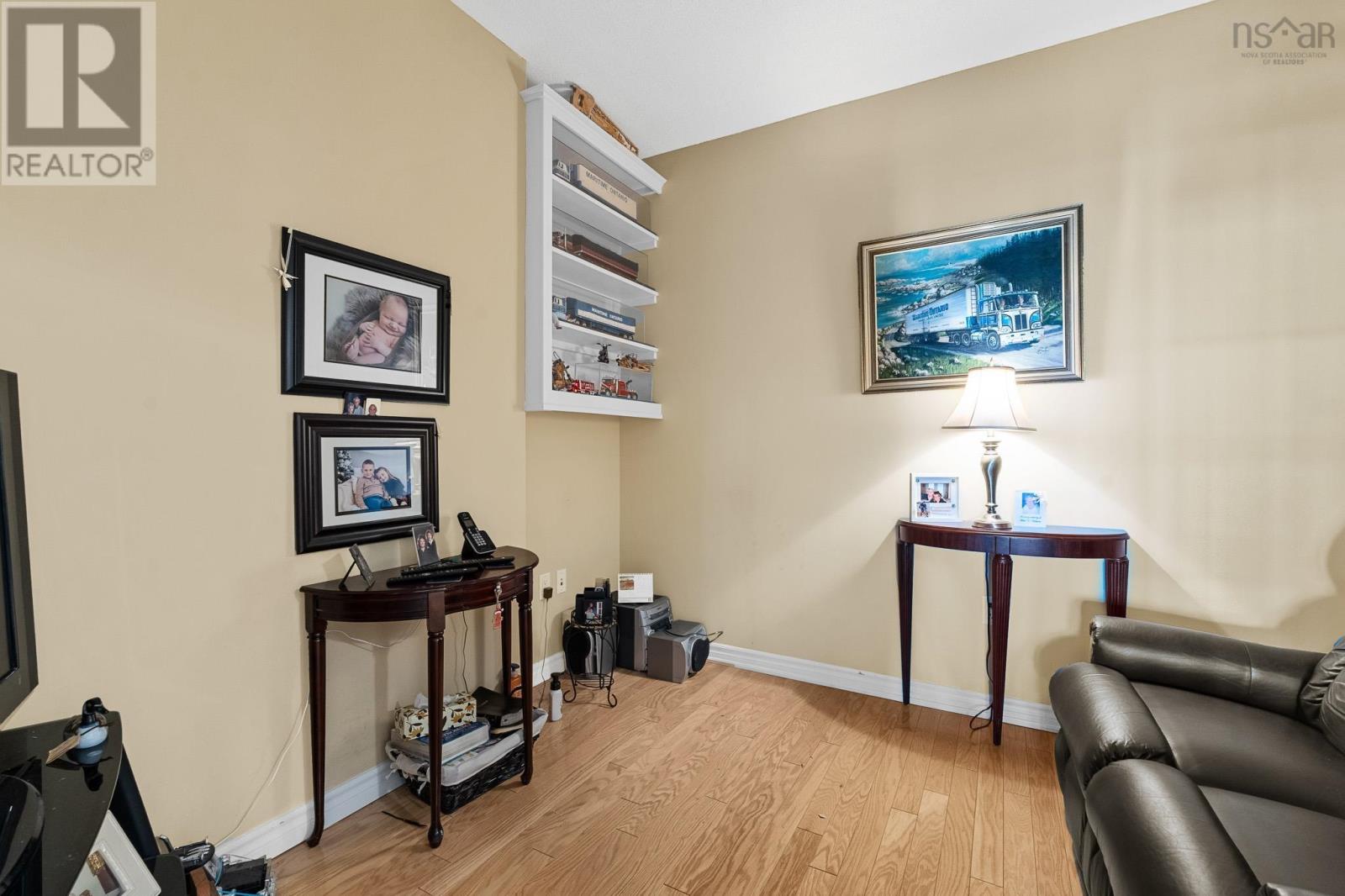 Property 7 of 45 of 407 36 Southgate Drive