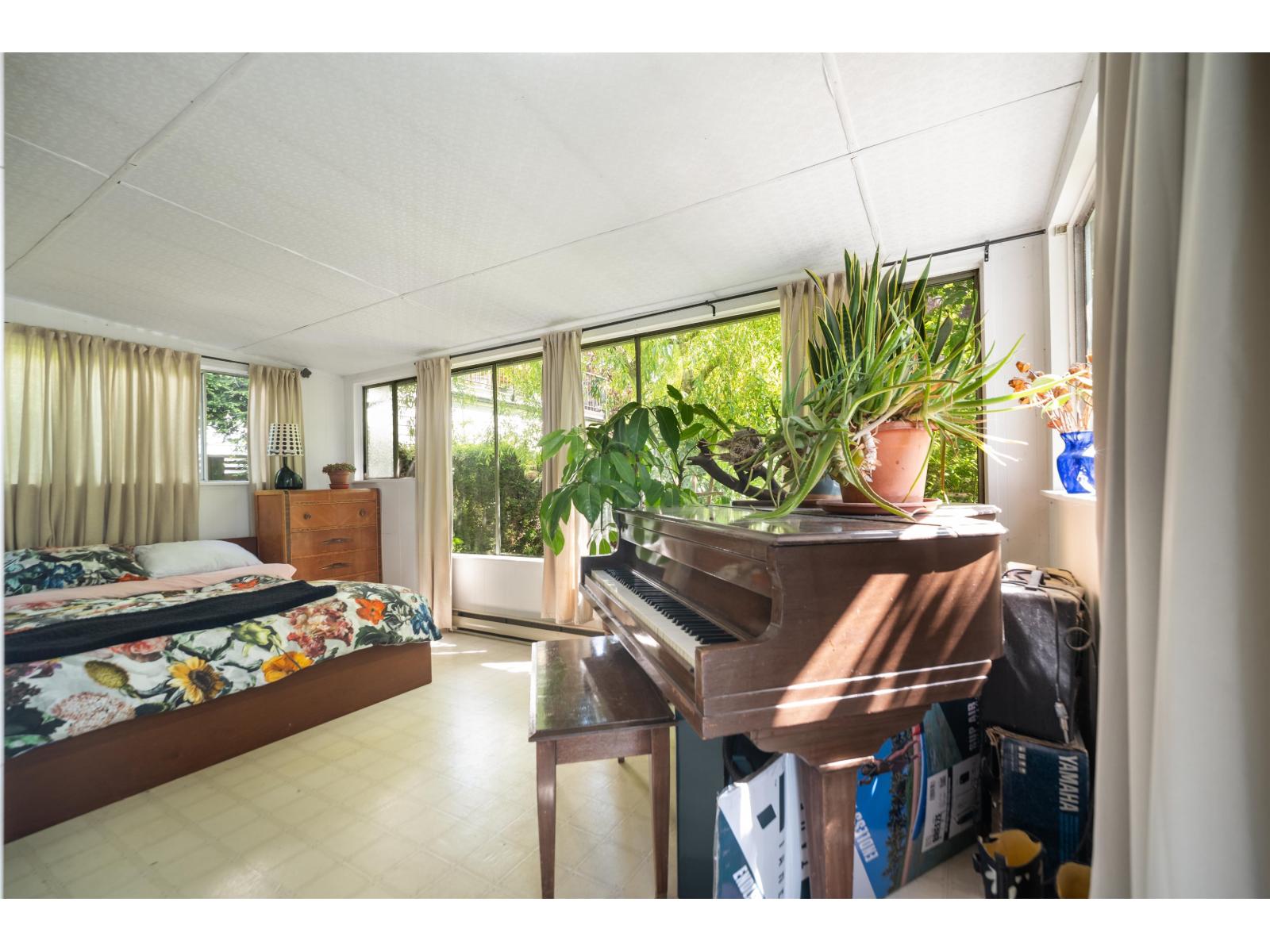 1056 STEVENS STREET, White Rock