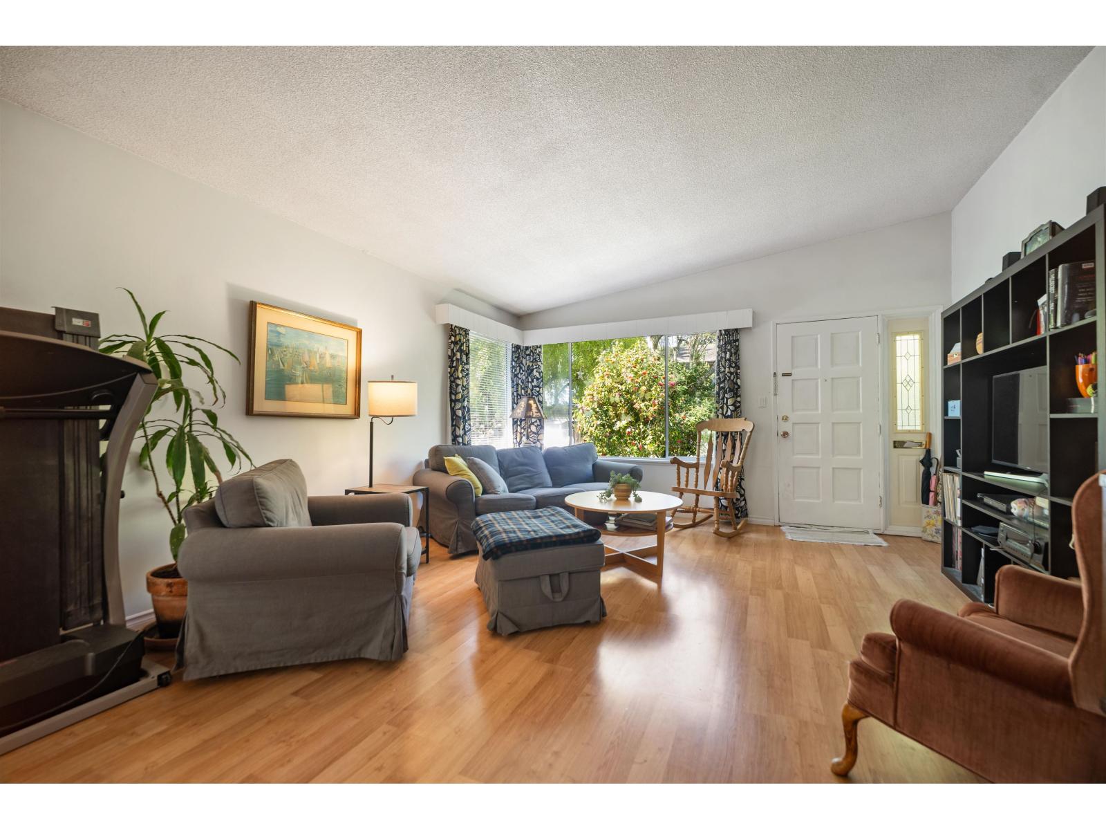 1056 STEVENS STREET, White Rock