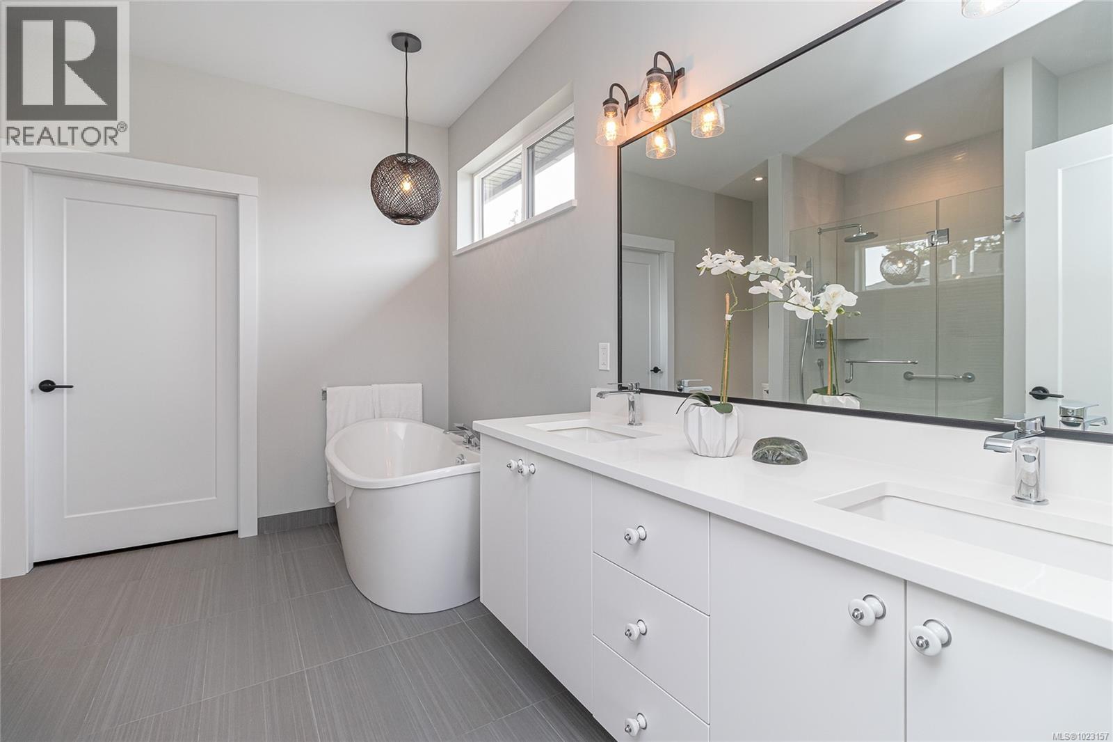  6257 Highwood Drive, Duncan