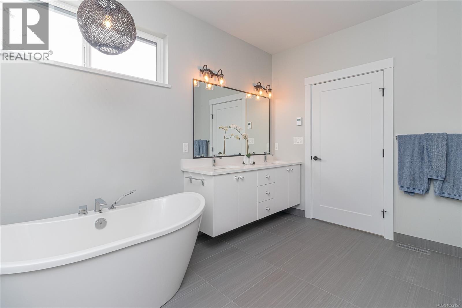  6257 Highwood Drive, Duncan