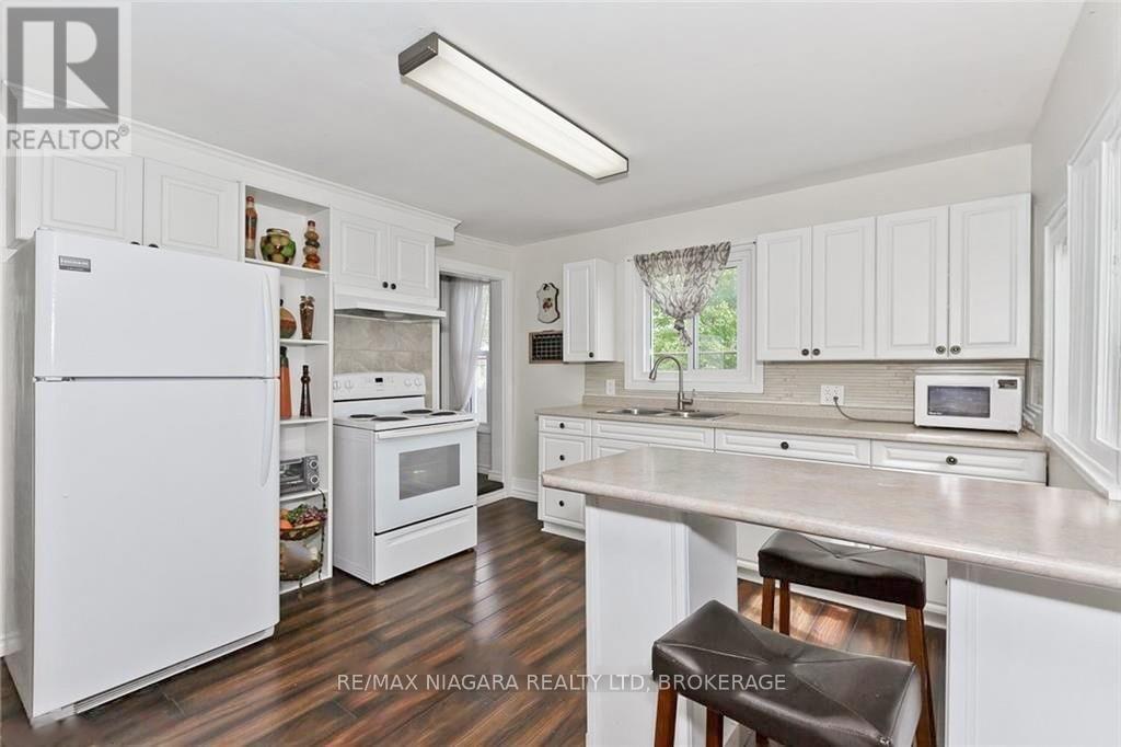 144 BURGAR STREET - 6