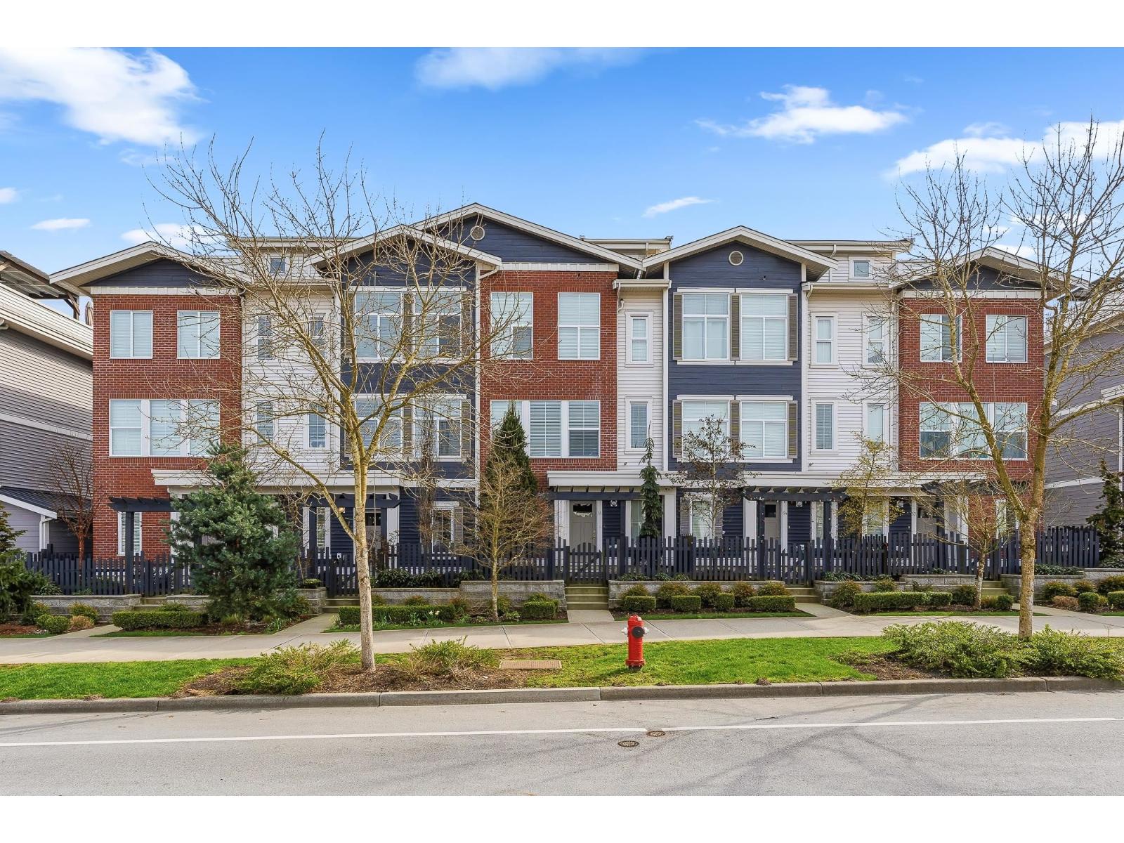 55 8371 202B Street - photo 2