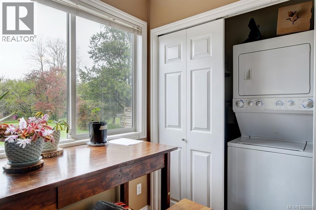 2926 COLQUITZ AVE - 10