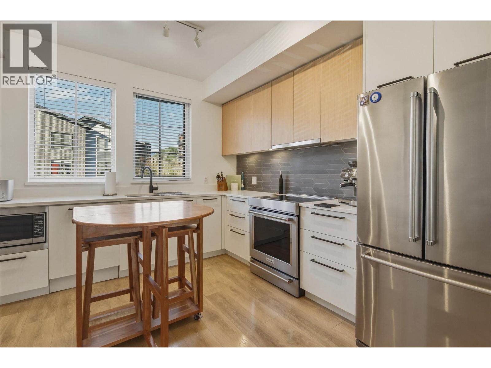 1361 MARINASIDE PLACE, Squamish