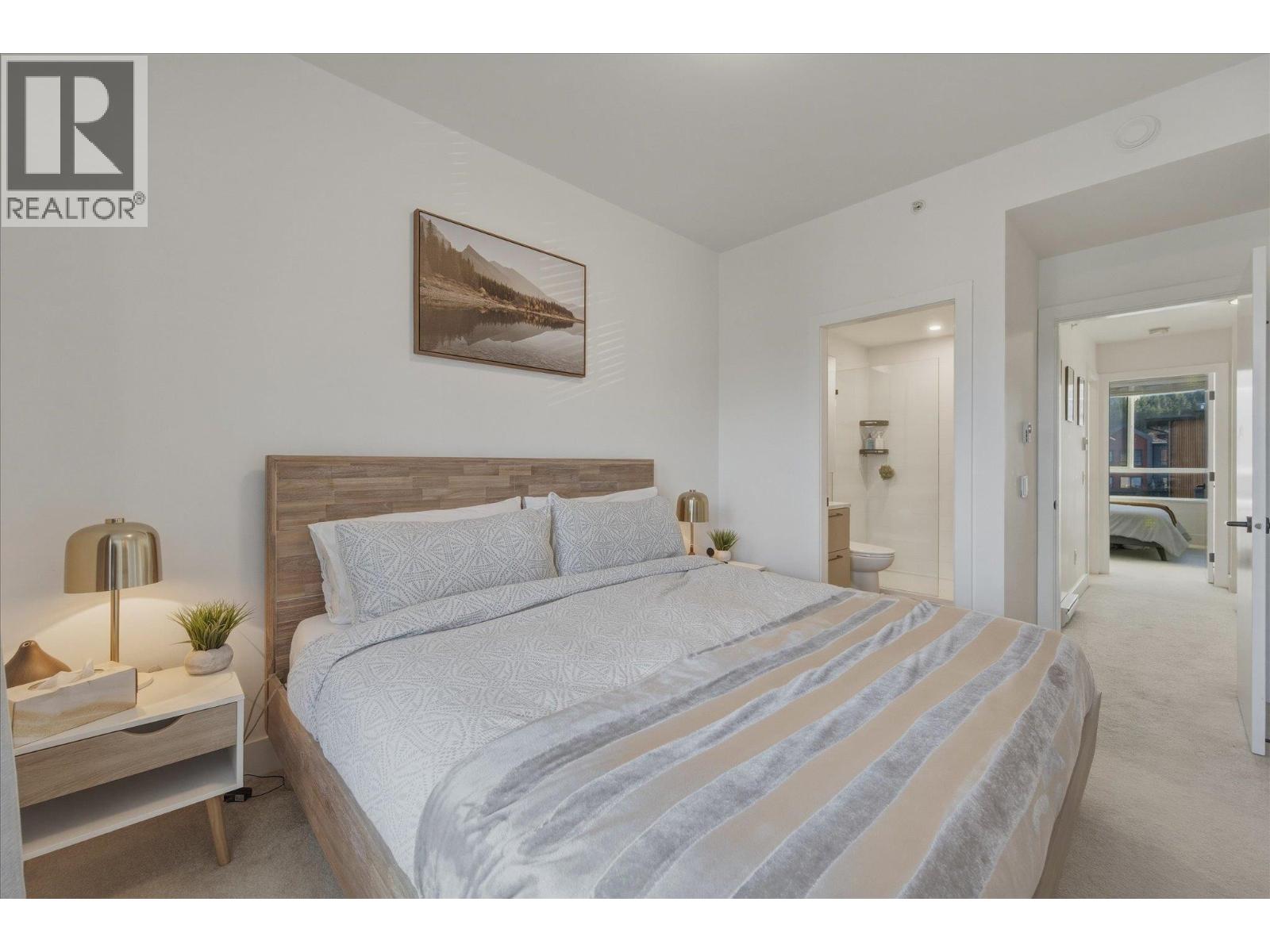 1361 MARINASIDE PLACE, Squamish