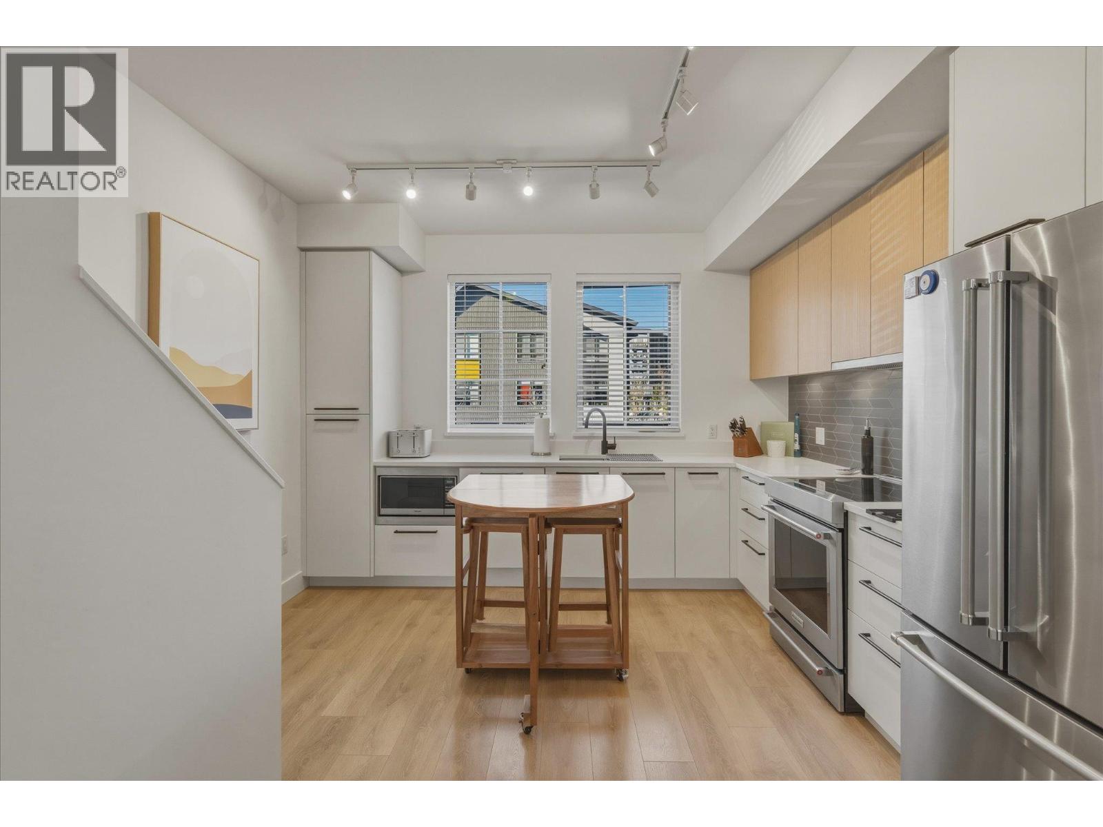 1361 MARINASIDE PLACE, Squamish