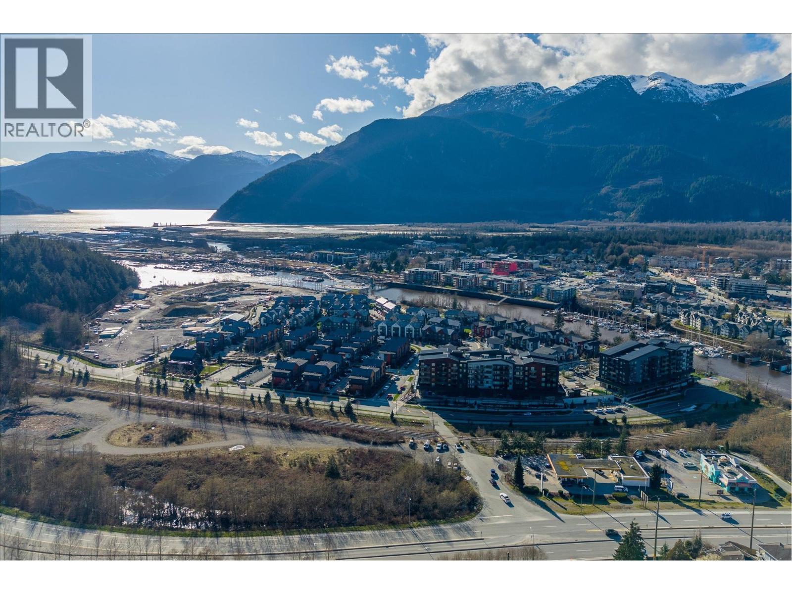 1361 MARINASIDE PLACE, Squamish