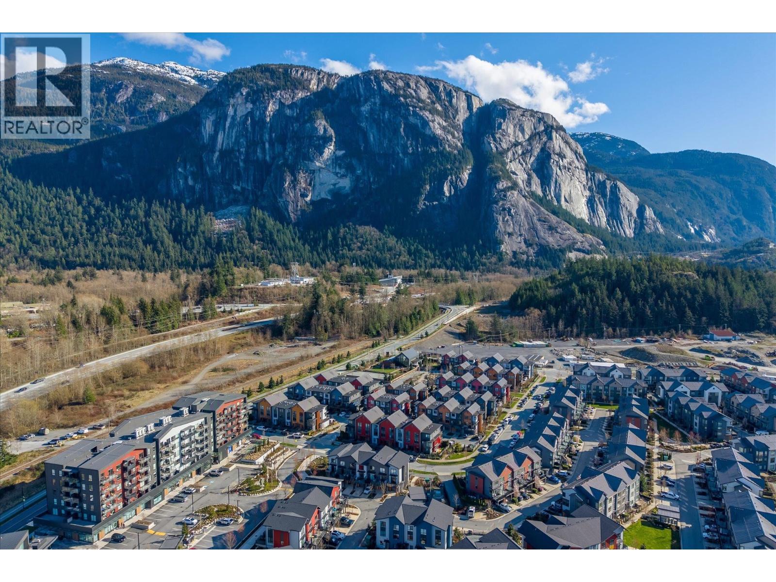 1361 MARINASIDE PLACE, Squamish