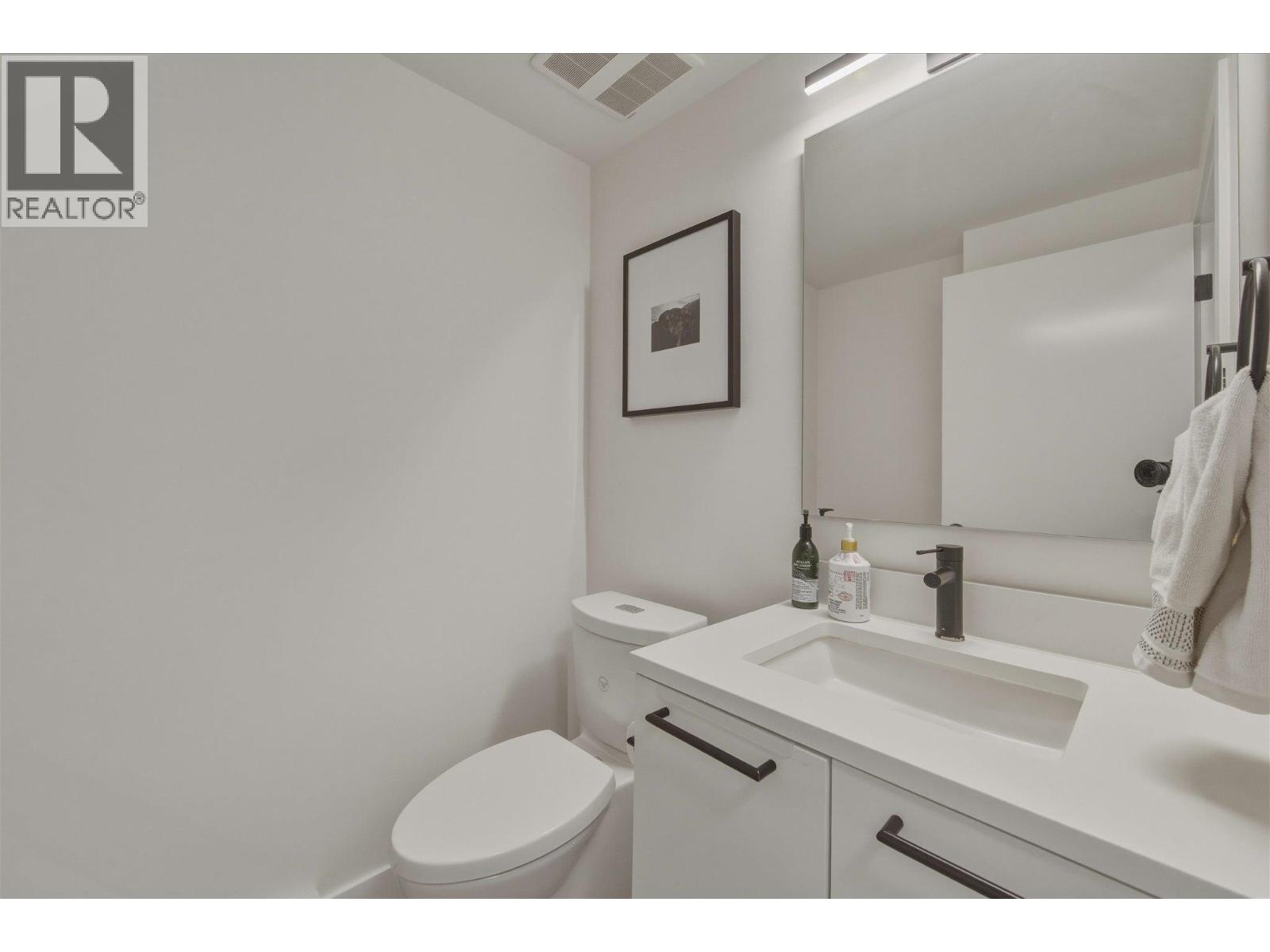 1361 MARINASIDE PLACE, Squamish