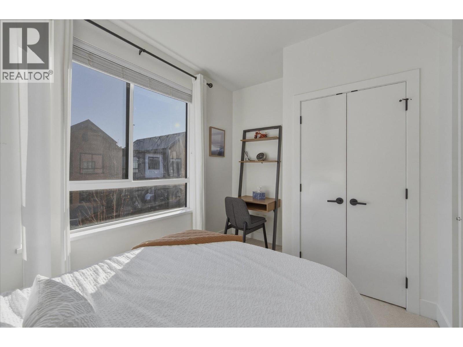 1361 MARINASIDE PLACE, Squamish