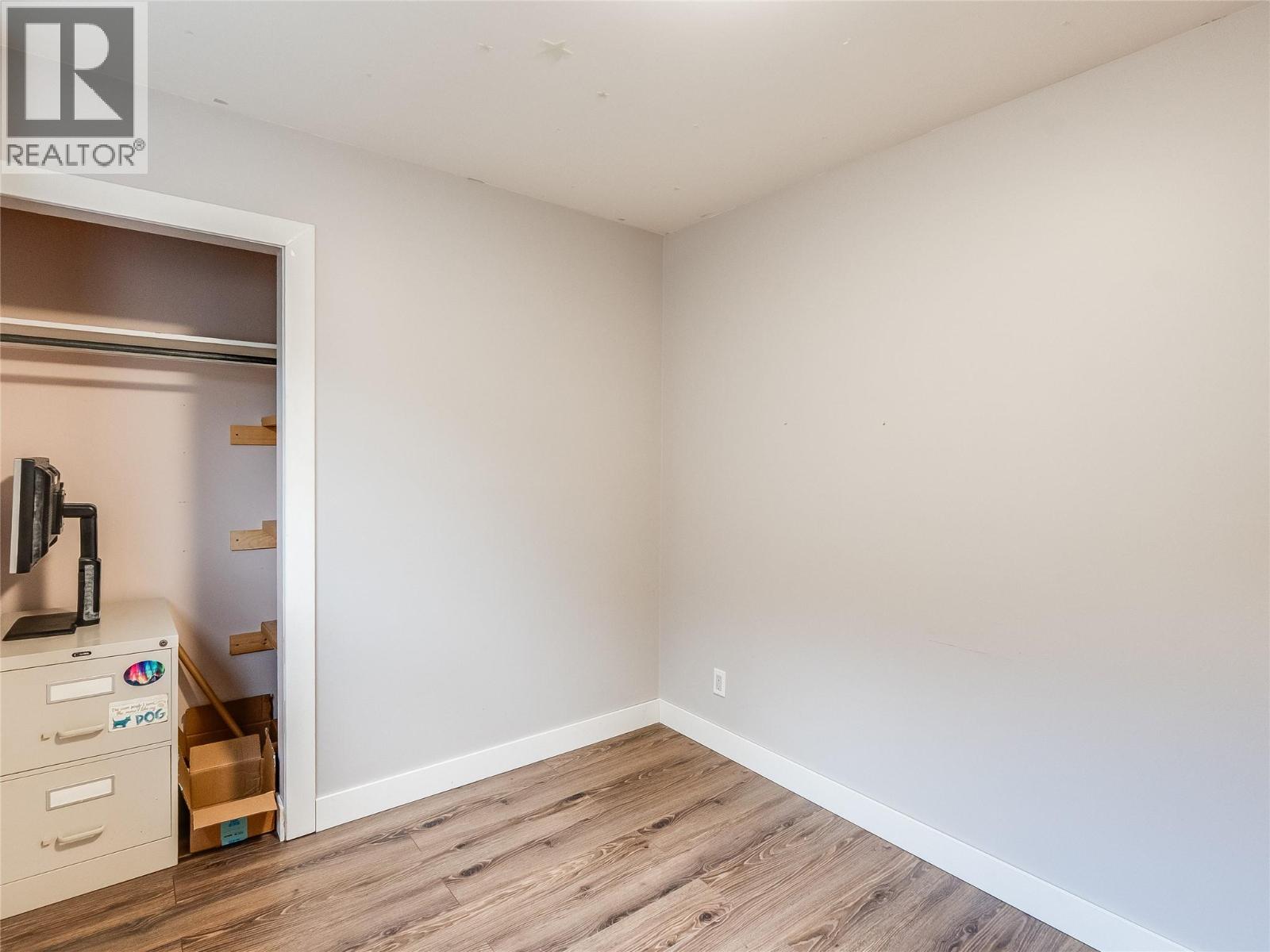 204 PINEWOOD DRIVE - 23