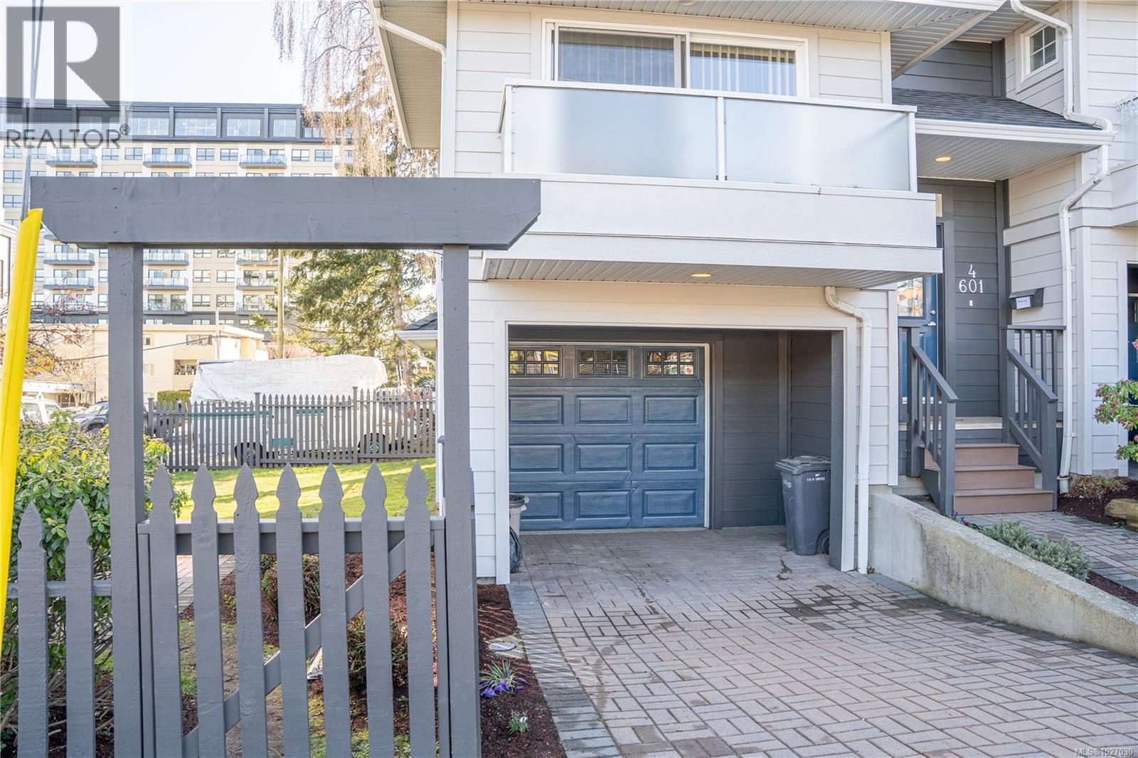 4 601 Nelson Street, Esquimalt