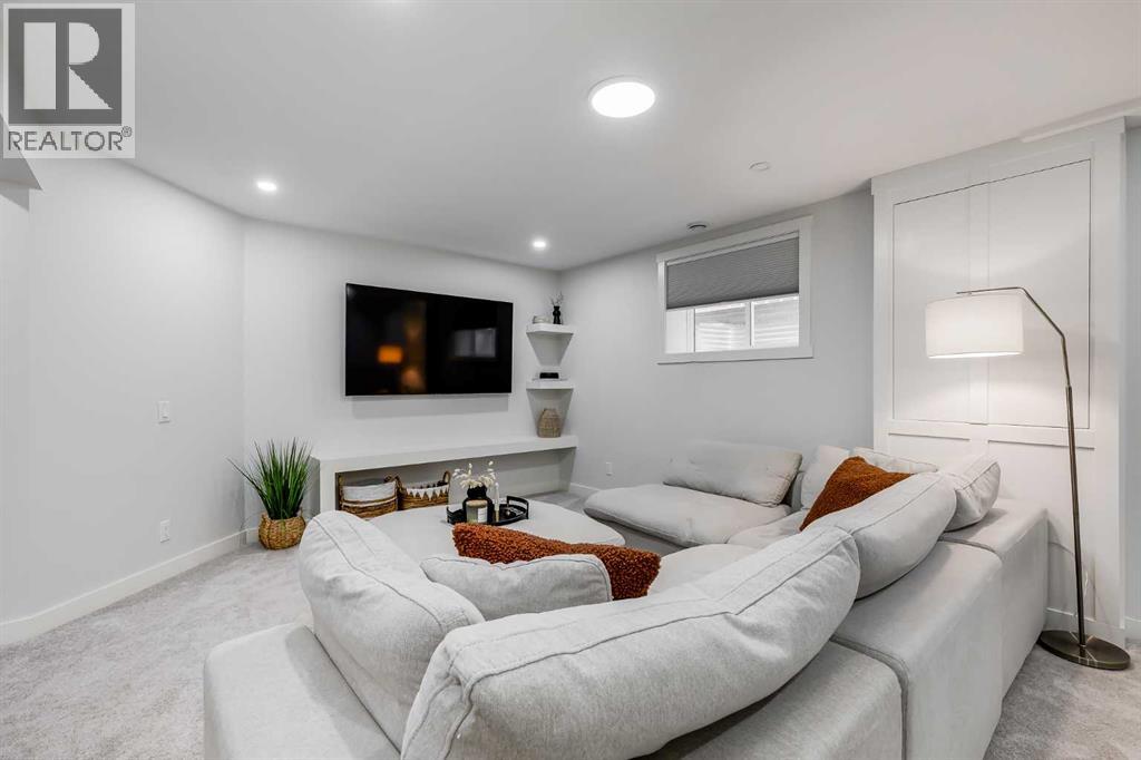 Single Family House Bungalow for Sale in  Hidden Valley Drive NW Hidden Valley Calgary 