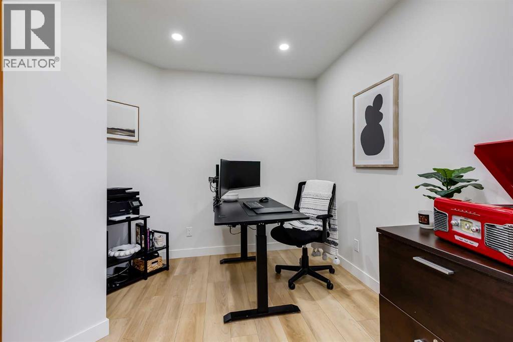 Single Family House Bungalow for Sale in  Hidden Valley Drive NW Hidden Valley Calgary 