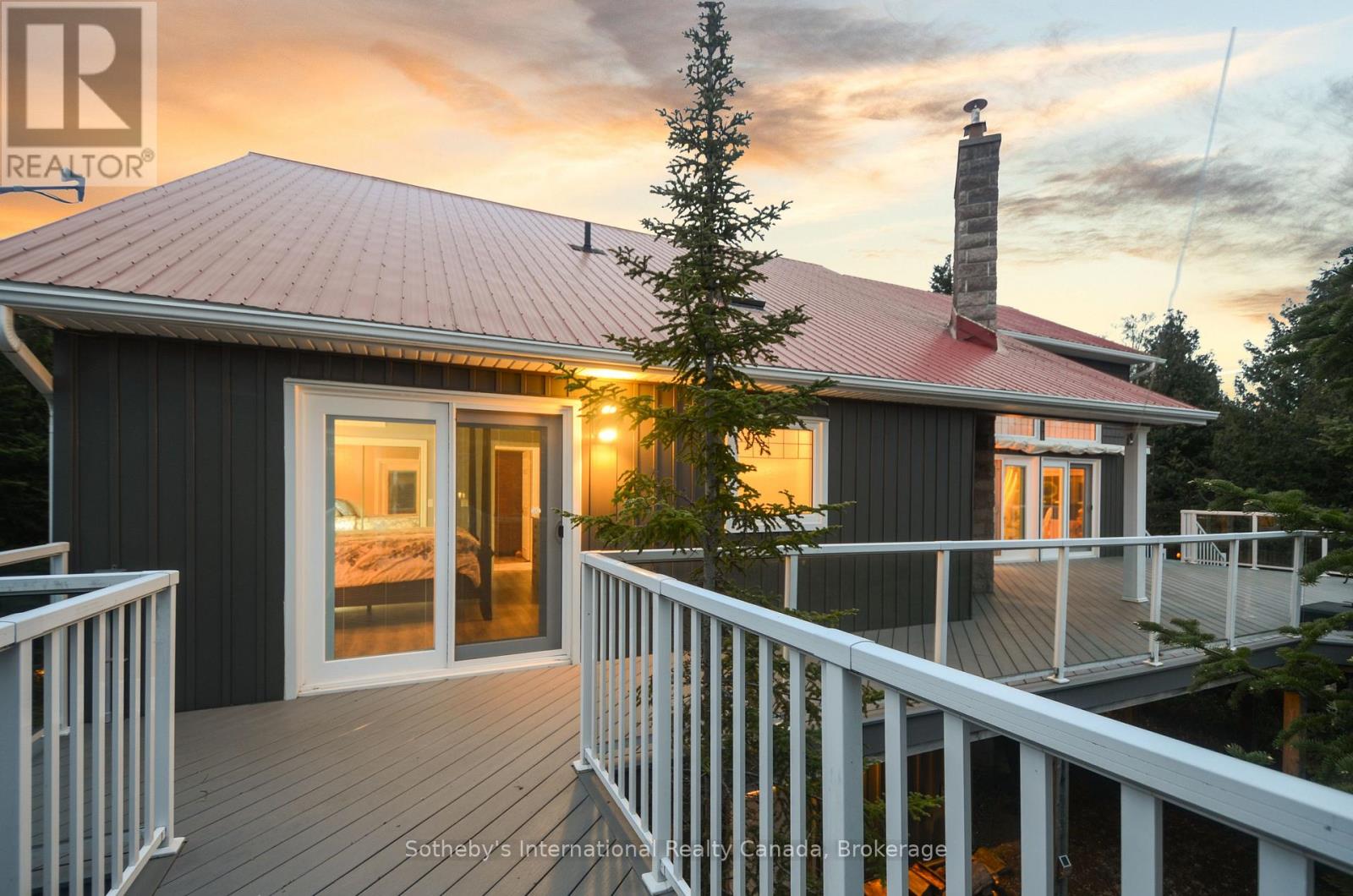 80 COREY CRESCENT - 28