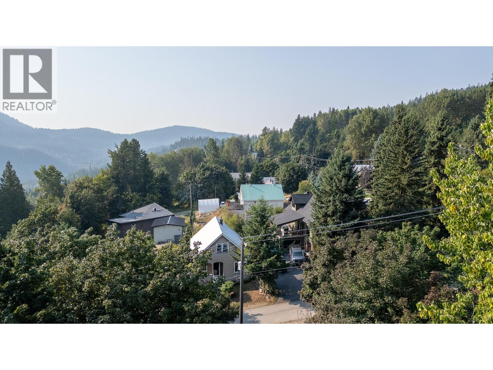 1929 UNION Avenue, Rossland