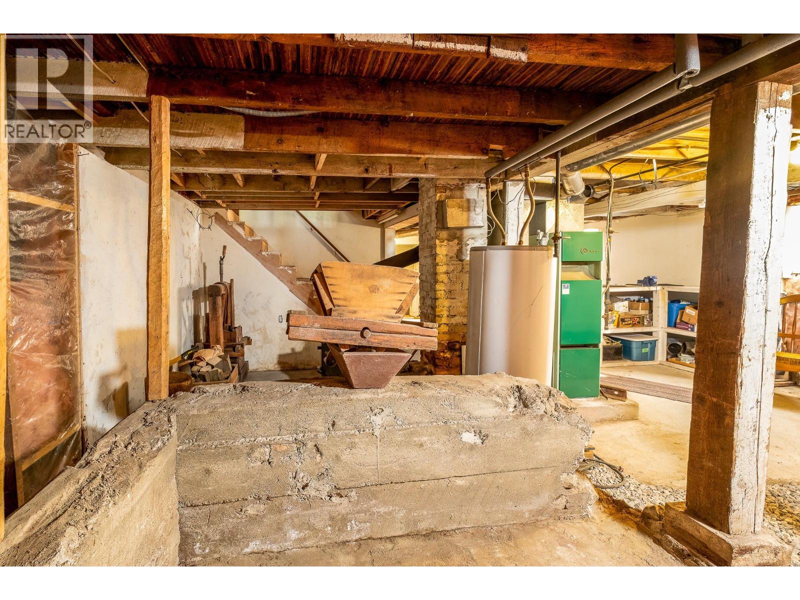 1929 UNION Avenue, Rossland