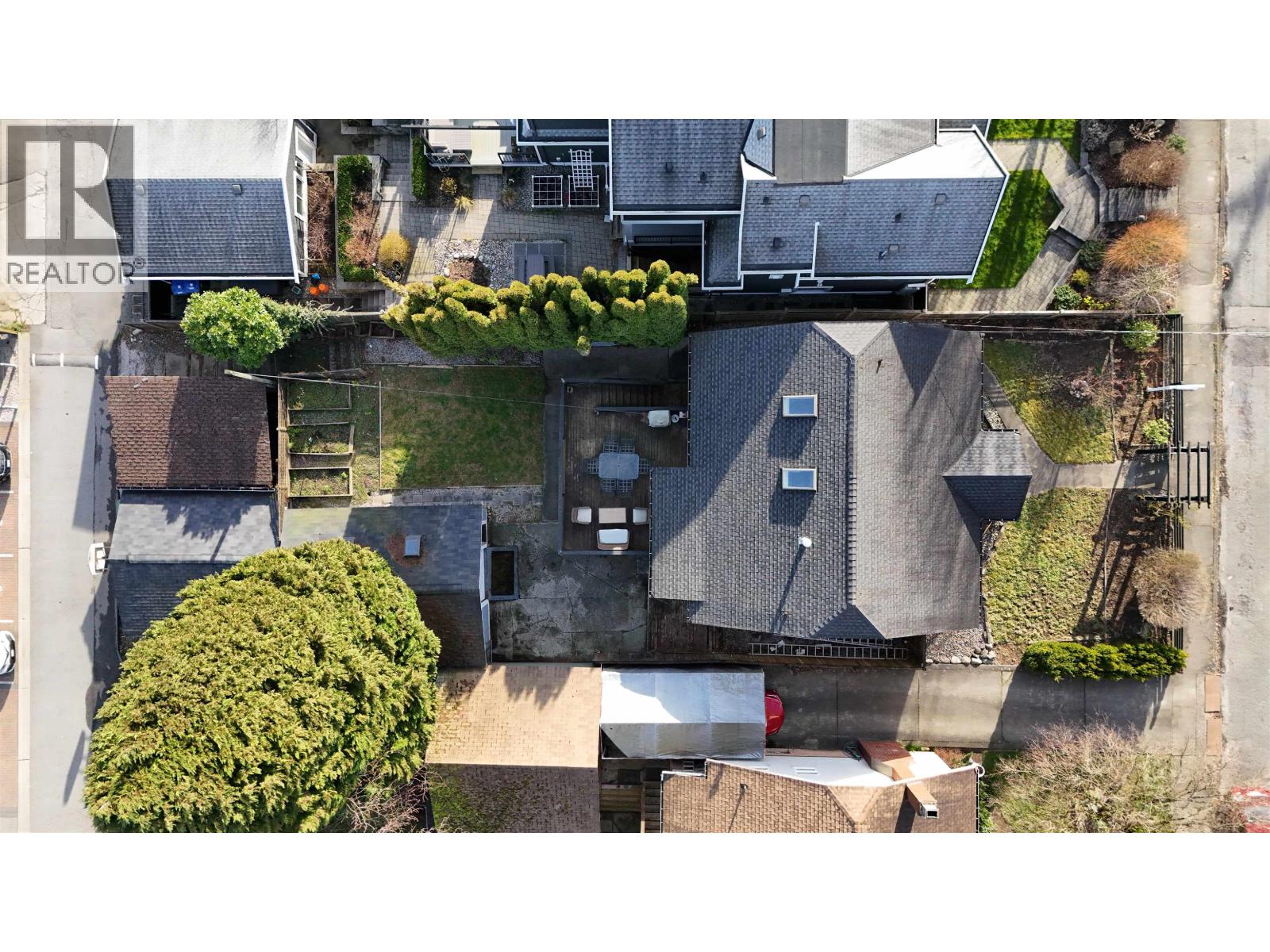 1220 EDINBURGH STREET, New Westminster