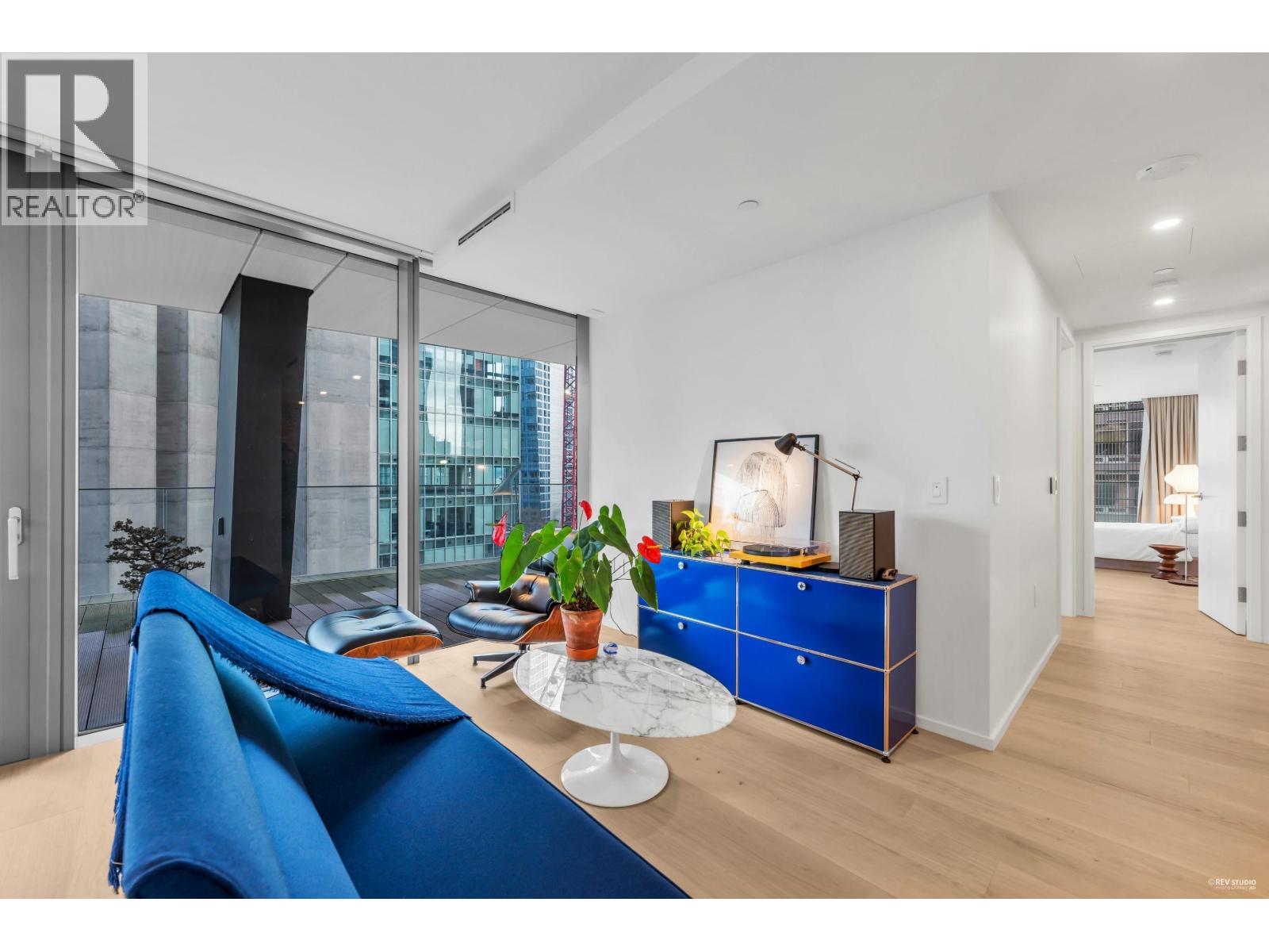 804 1568 ALBERNI Street - photo 2