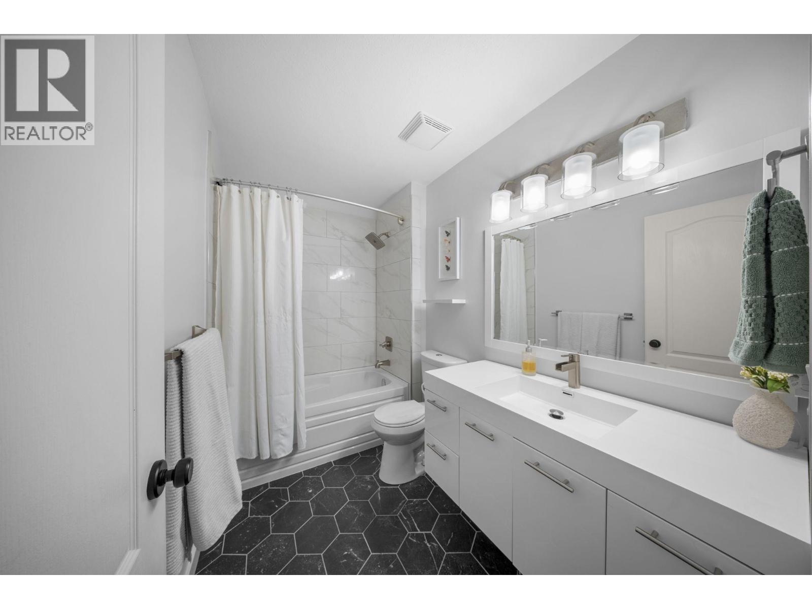 306 19236 FORD ROAD, Pitt Meadows