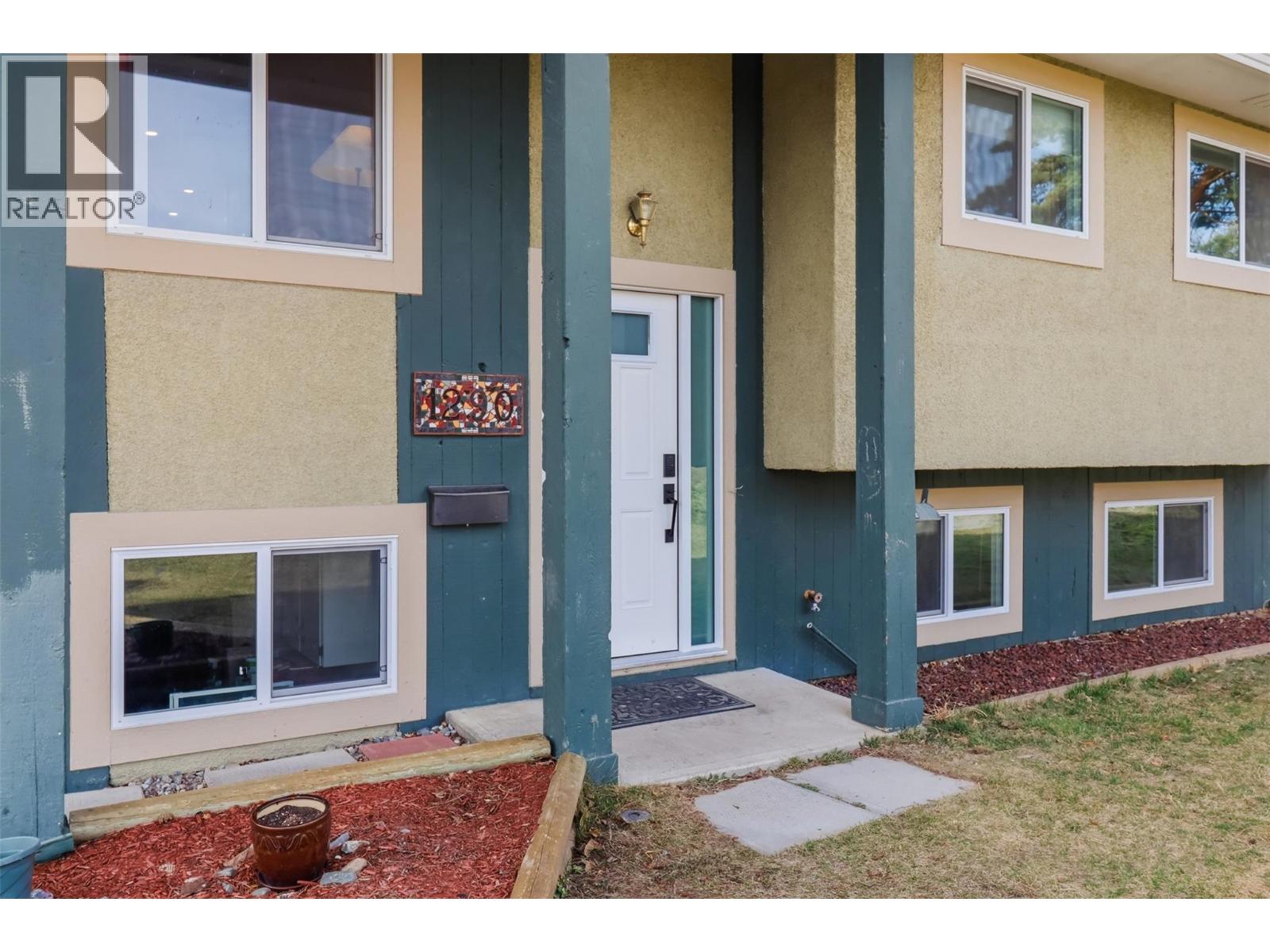 1290 HIGHRIDGE DRIVE - Image 3