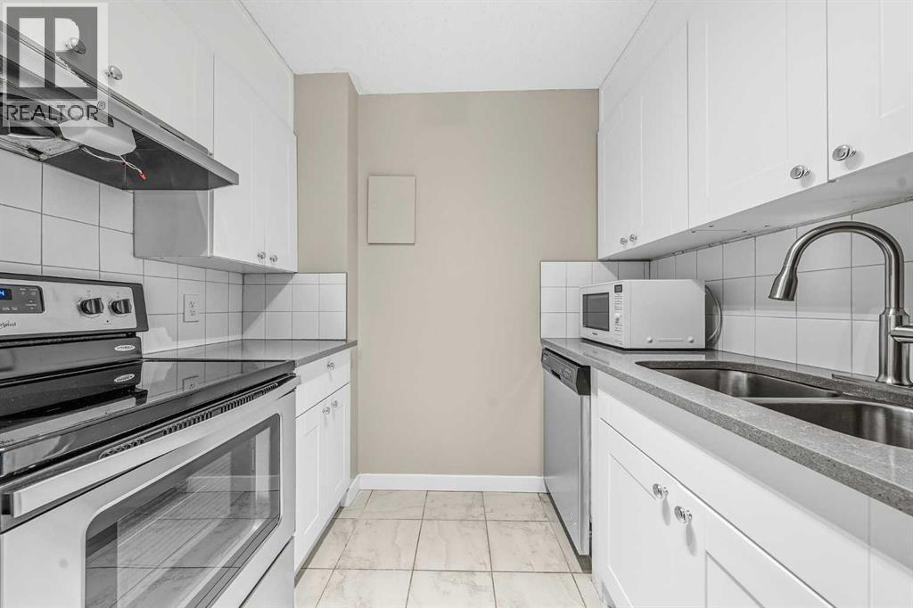 Single Family House for Sale in   Dalton Drive NW Dalhousie Calgary 