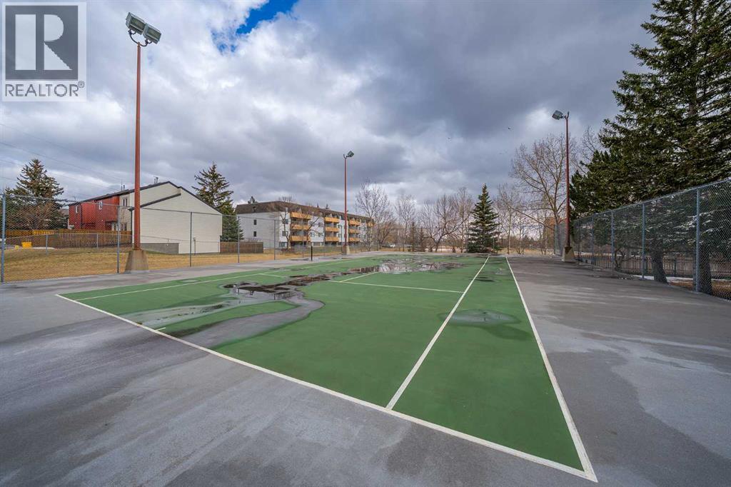 Single Family House for Sale in   Dalton Drive NW Dalhousie Calgary 