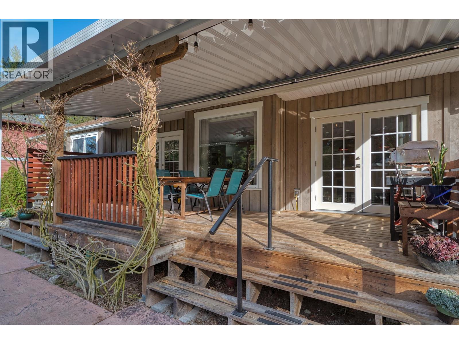 8029 SOUTHWOOD ROAD, Halfmoon Bay