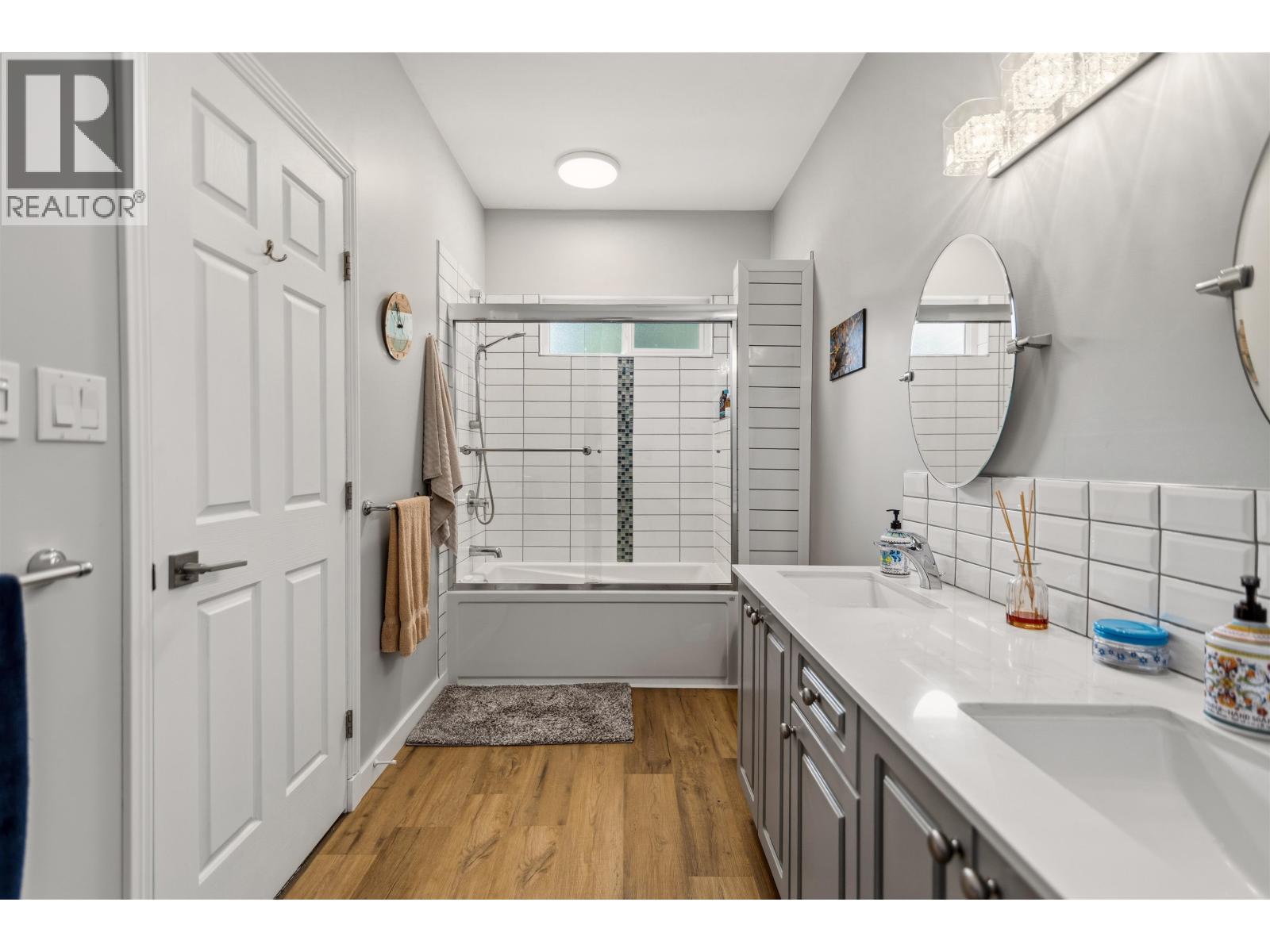 8029 SOUTHWOOD ROAD, Halfmoon Bay