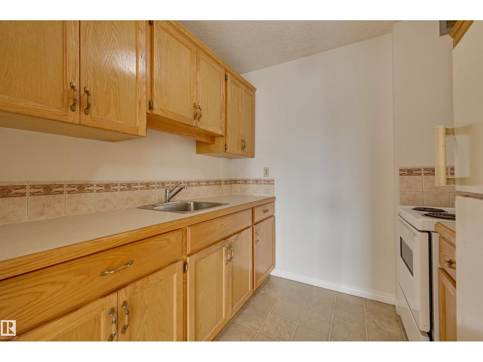 #802 10011 116 ST NW - 17
