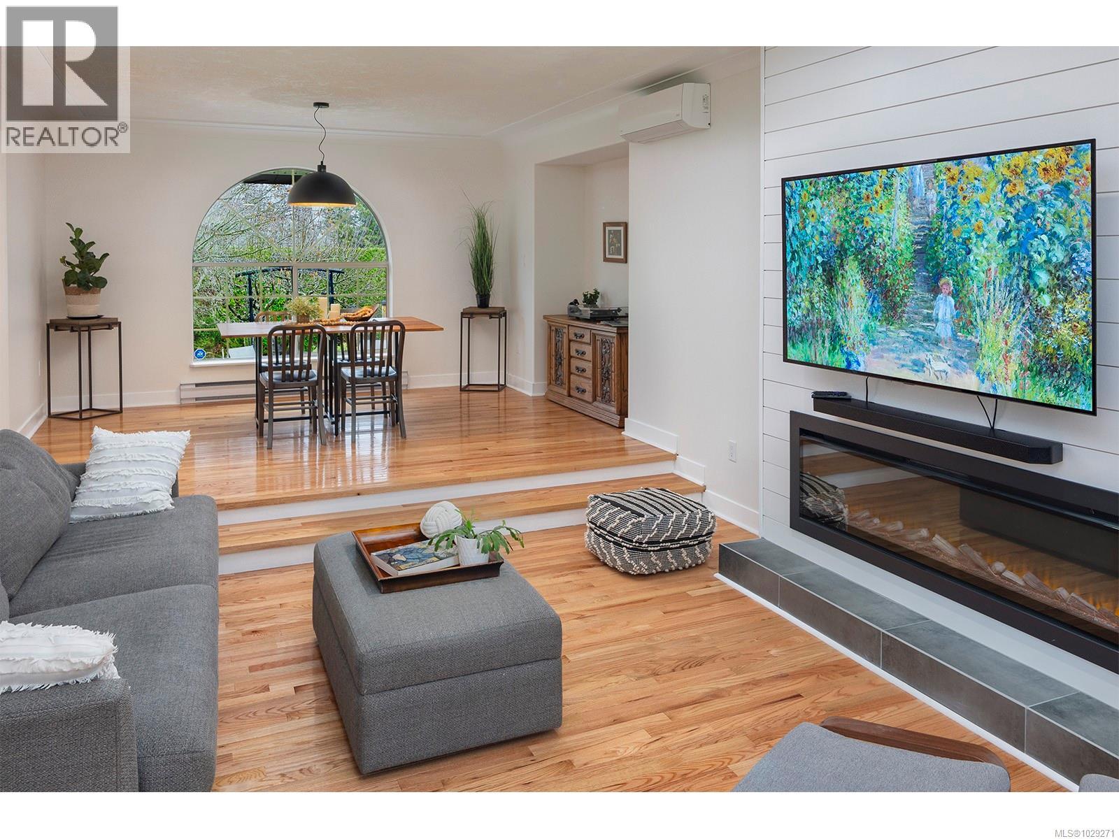 5047 BENTON CRT - 10