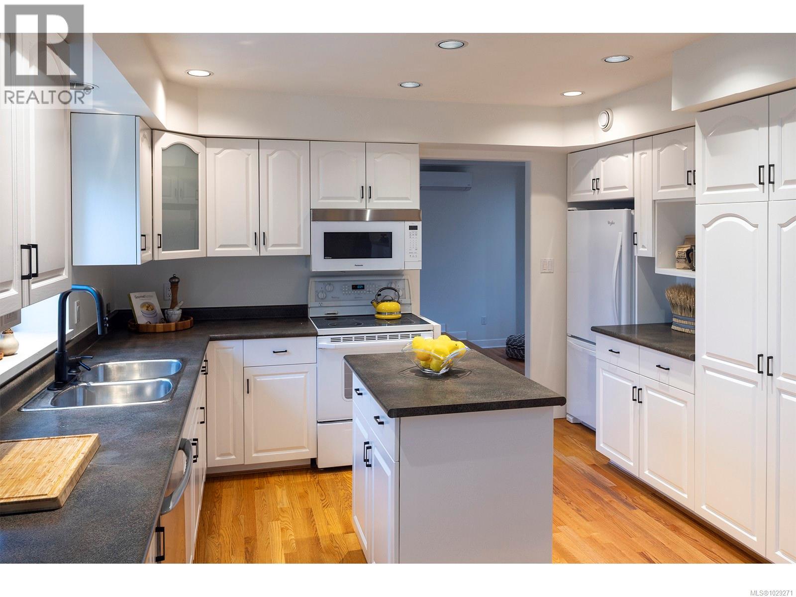 5047 BENTON CRT - 14