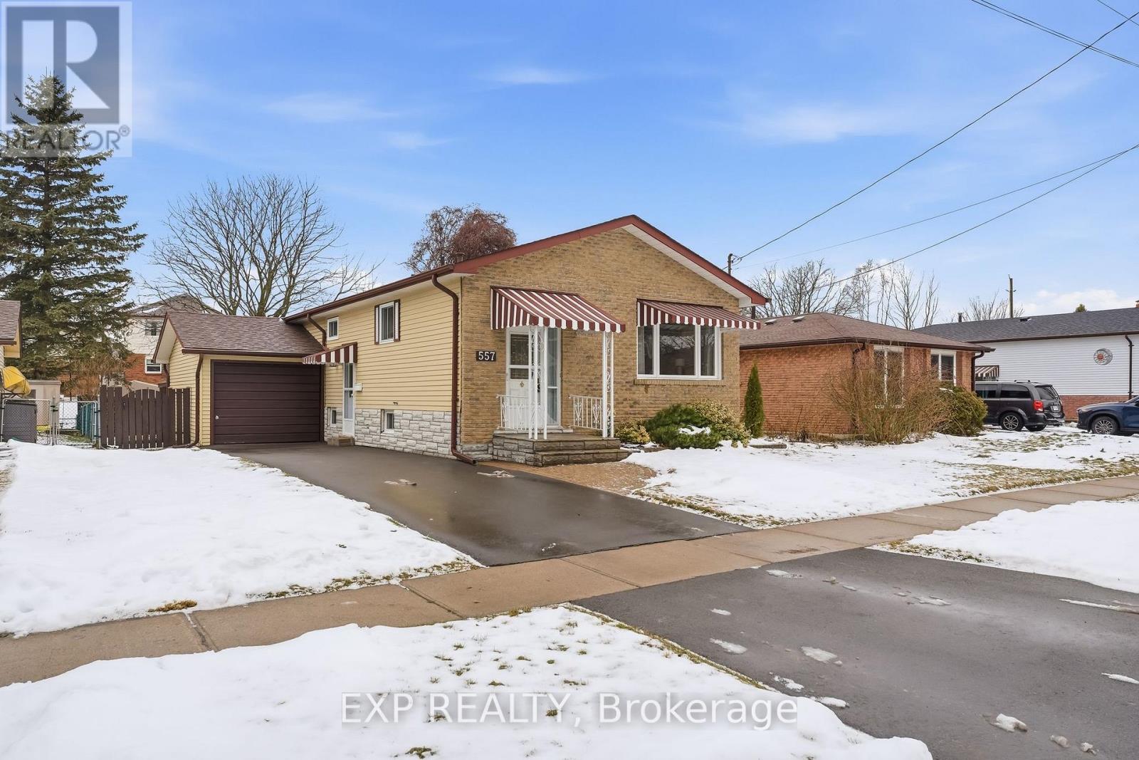 557 DAINTRY CRESCENT