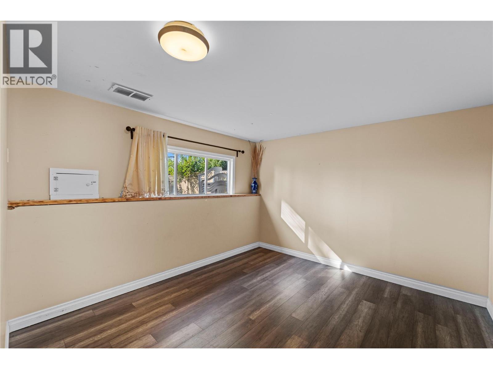 1938 PARKER Drive, Merritt