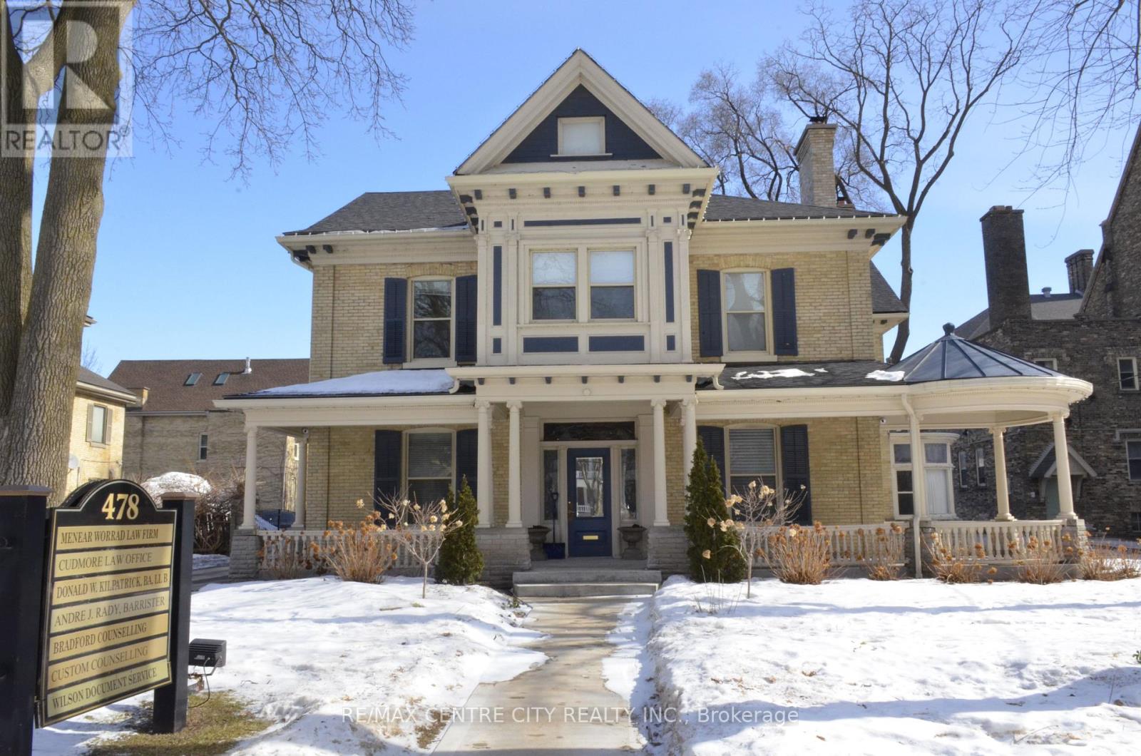 106/107 - 478 WATERLOO STREET