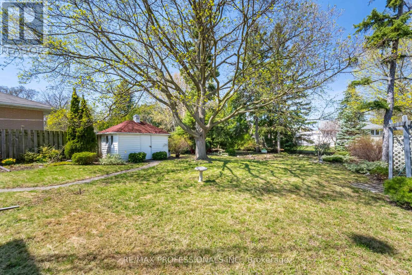 77 BEDFORD PARK AVENUE - 37