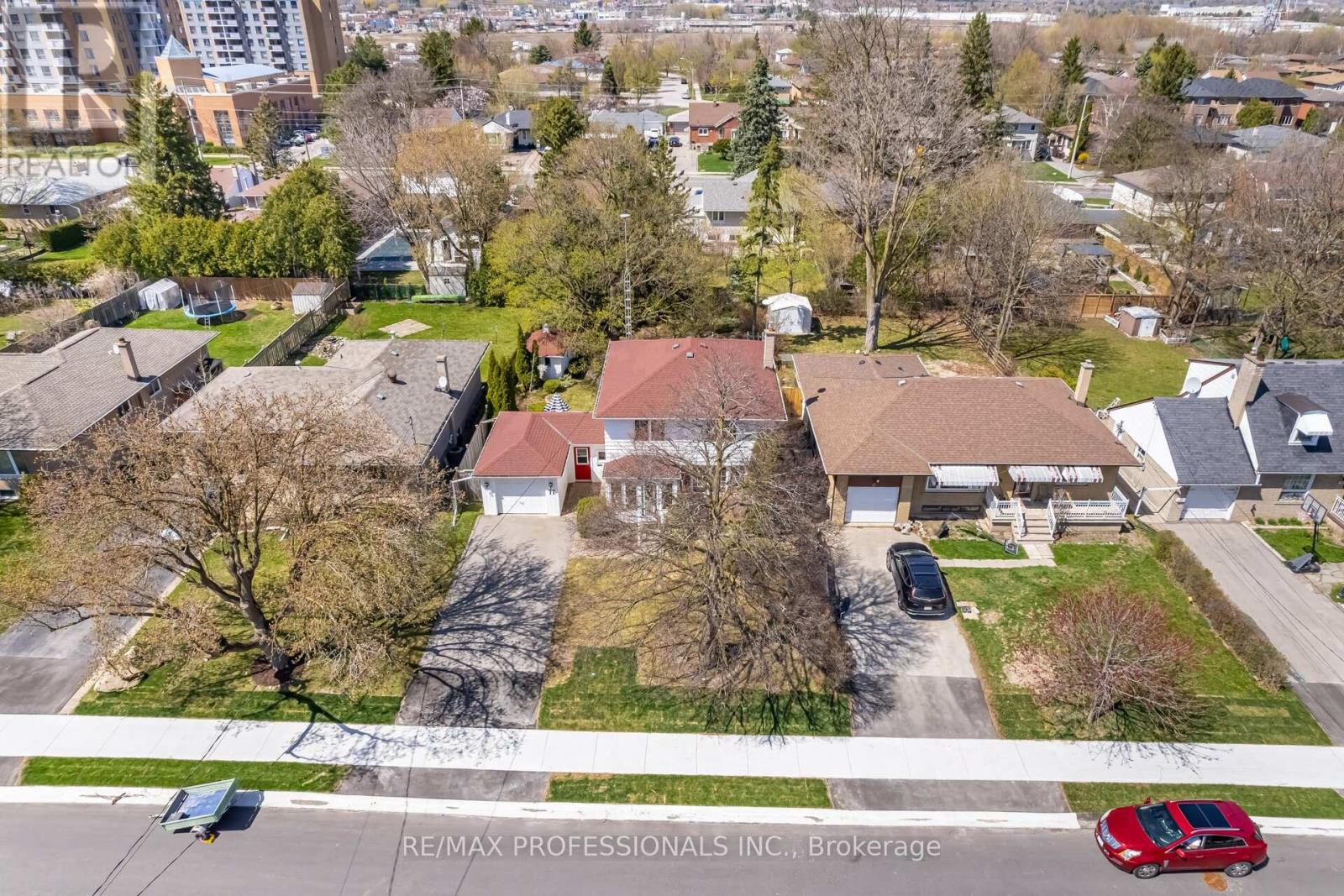 77 BEDFORD PARK AVENUE - 43